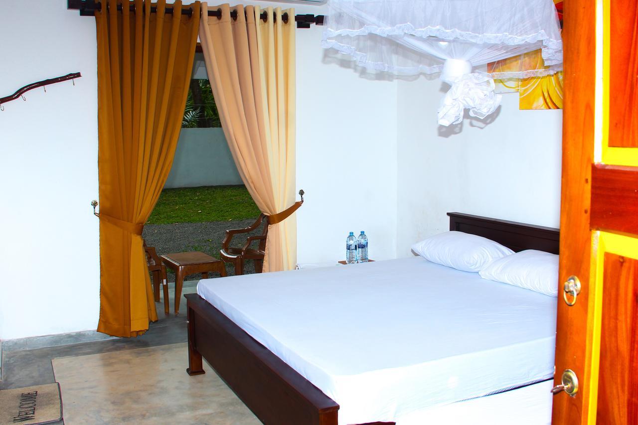 Villa Palm Breeze Polhena Kültér fotó