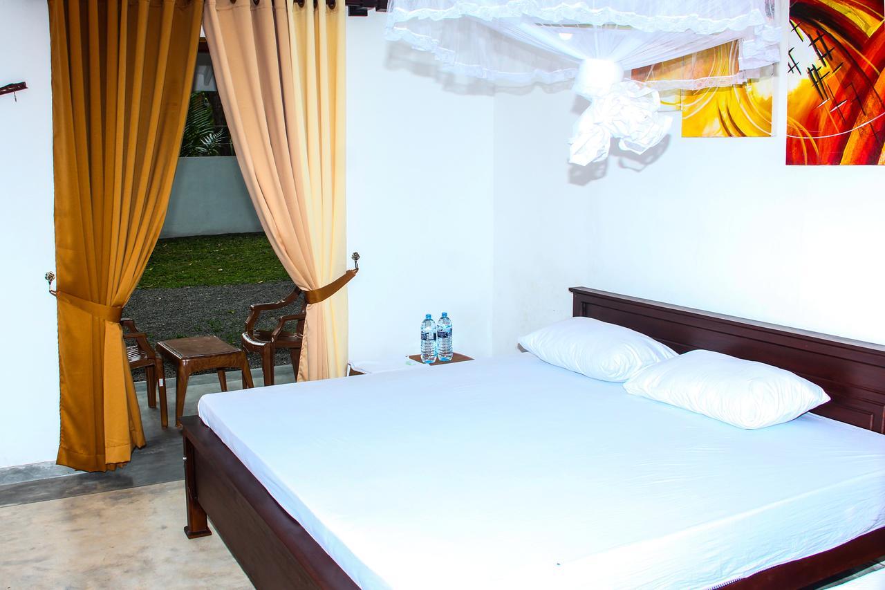 Villa Palm Breeze Polhena Kültér fotó